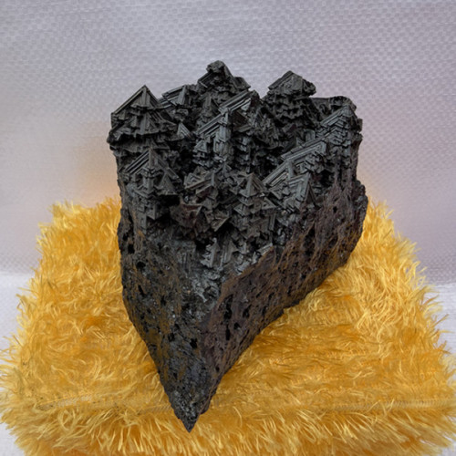 电熔铁铝尖晶石