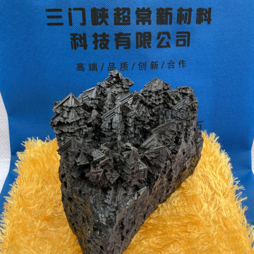 铁铝尖晶石